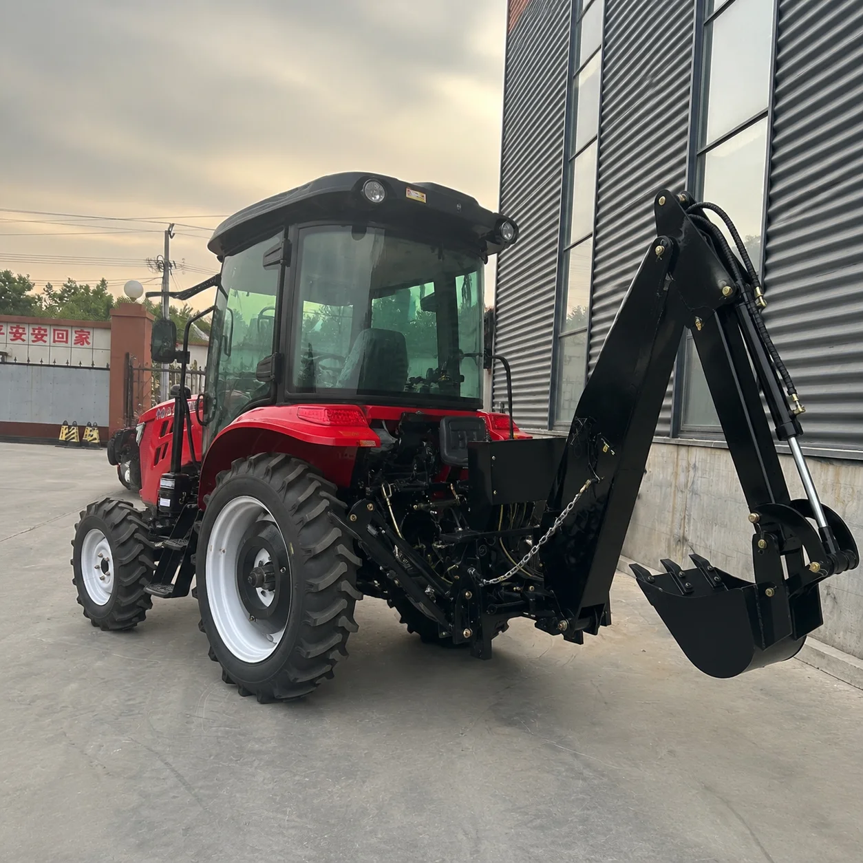 Factory Price Reliable Diesel Tractor with Backhoe Four Wheel Utility Tractor for Sale