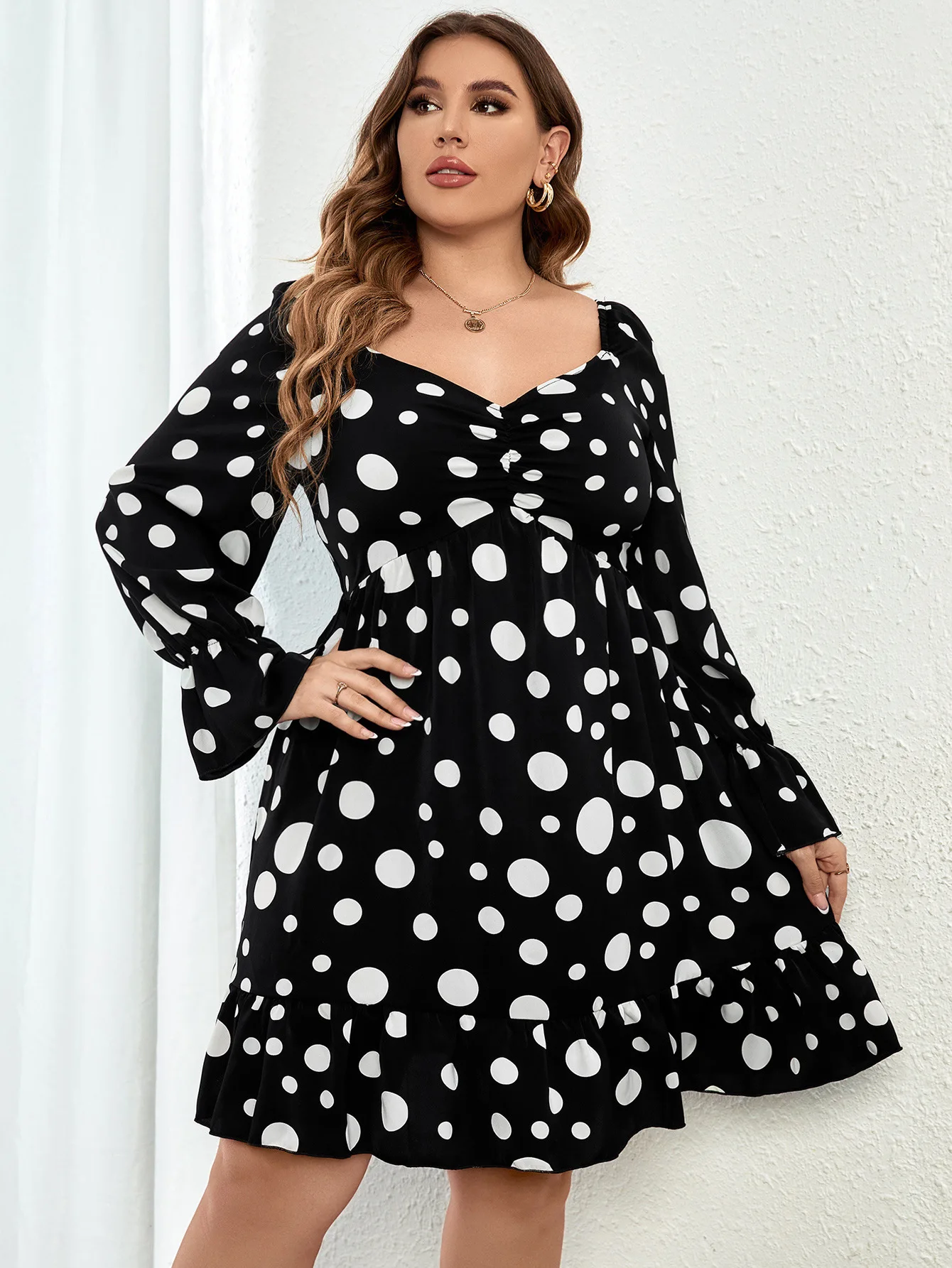 Plus Size Black Dress Long Sleeve Dot Knee Long Dress V Neck for Women Oversized Loose Plus Size Lady Clothing