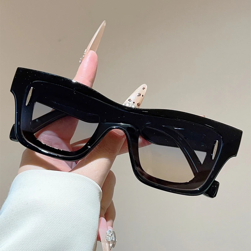 KAMMPT Quadratische Sonnenbrille für Damen Stylische Outdoor-Freizeitbrille 2026 Neu im Trendigen Markendesign Einfarbige Dekorative Brille