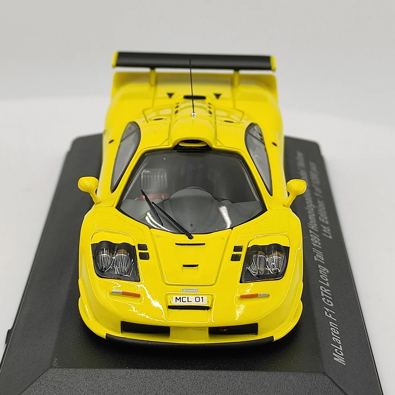 palma-43-scala-1-43-mclaren-f1-gtr-coda-lunga-1997-modello-di-auto-in-lega-gialla