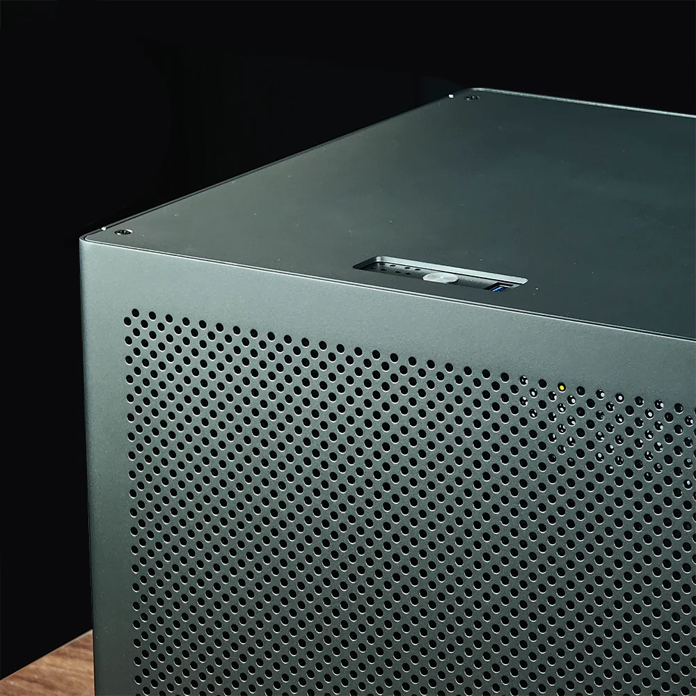 Auriga 6-Bay NAS Chassis 2mm Anodized Aluminum Desktop Computer Case For MATX Motherboard ATX Power Supply Feiniu Qunhui UNRAID view 6