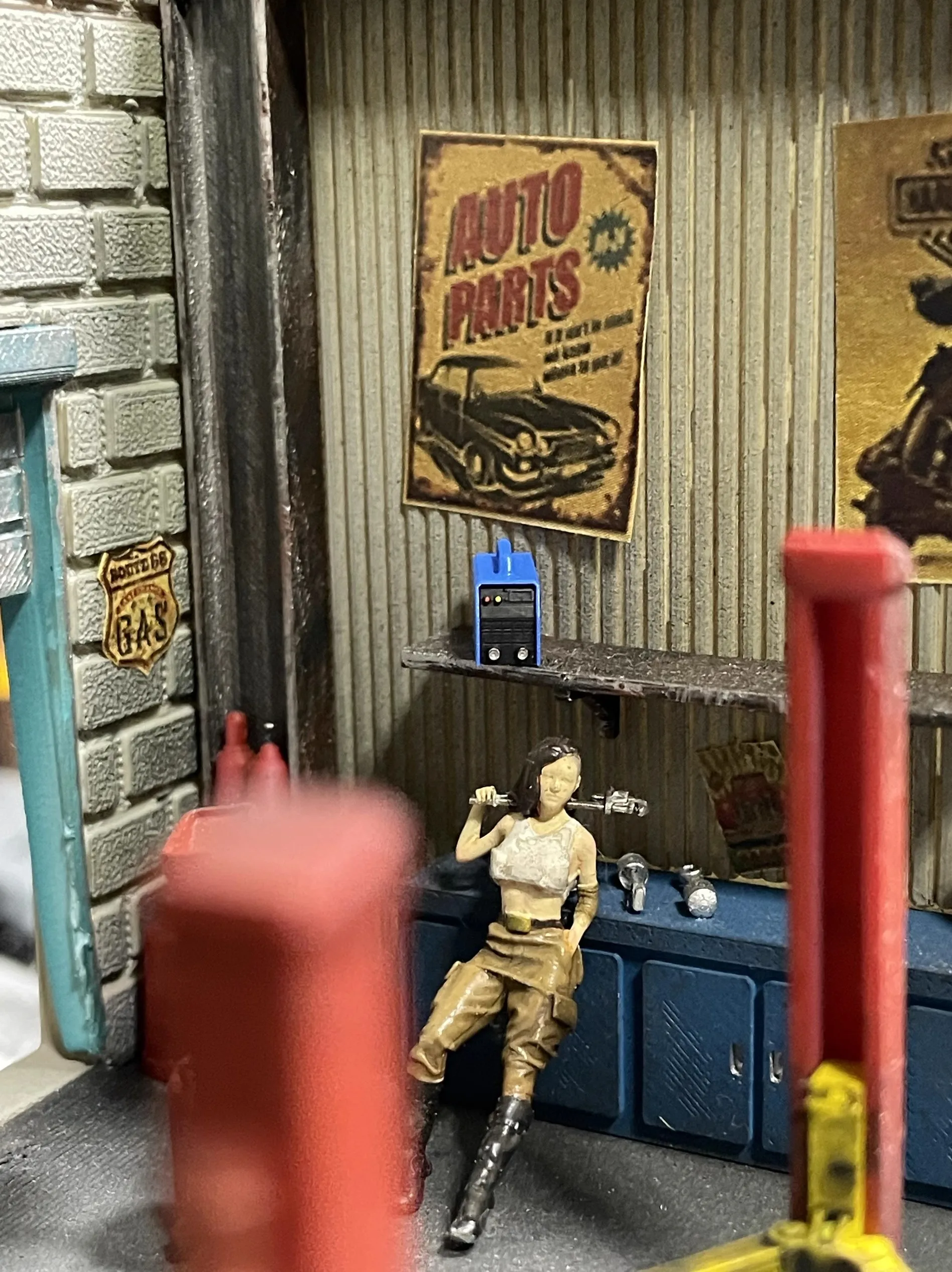 Diorama 1/64 Welding Machine Model Modification Garage  Repair Accessories Scene Collocation 1:64 Resin Miniature Figure Doll
