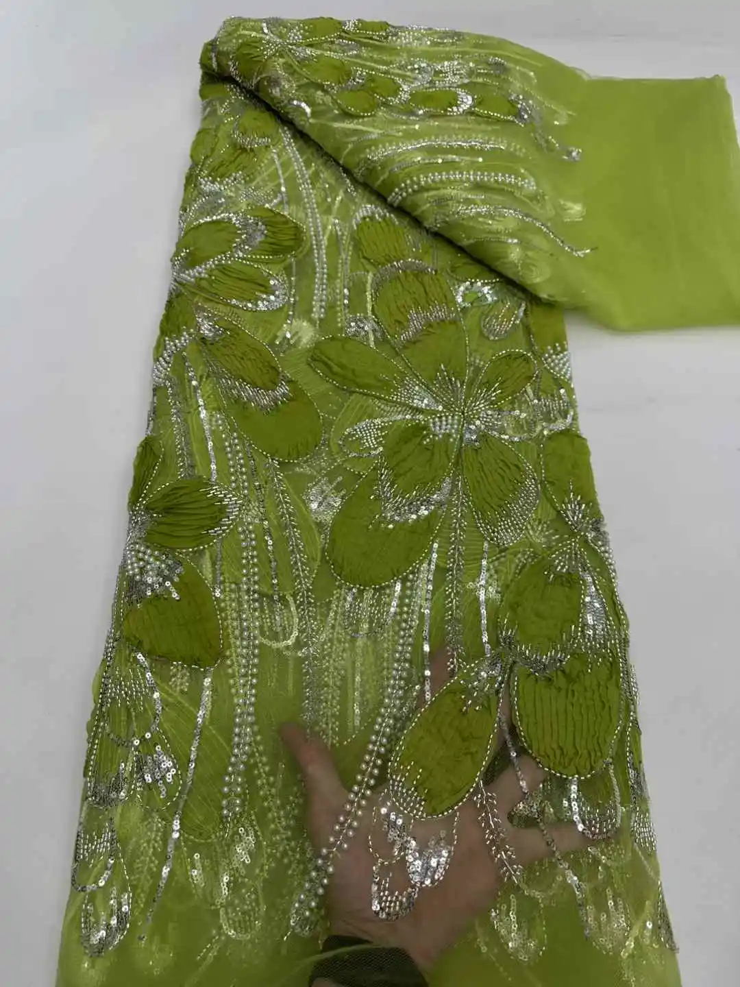 

High Quality Fashion African Sequins Heavy Embroidered Groom Lace Fabric Beaded Sequins Lace Fabric For Nigerian Wedding Dress