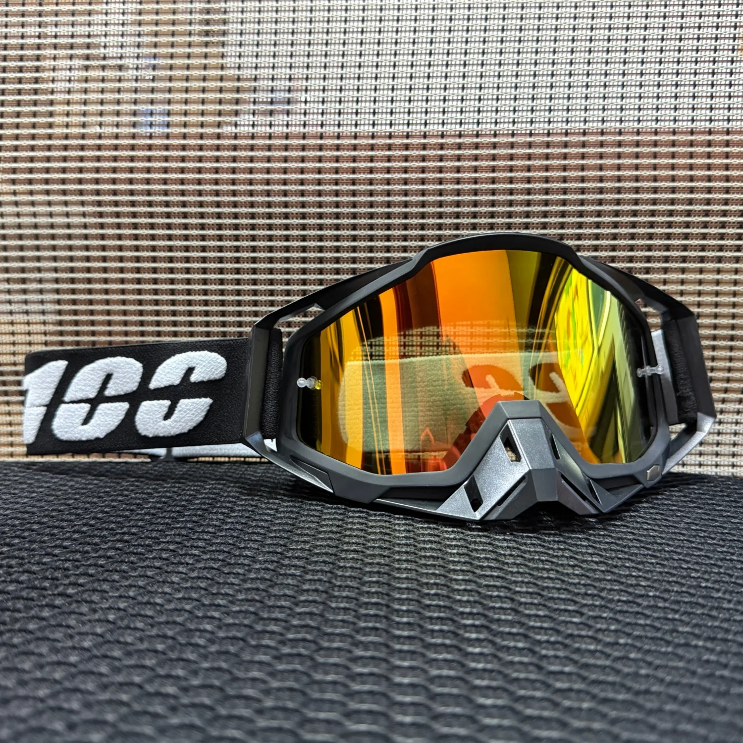 Professional Motocross ATV MX Goggles HD UV400 Wind Dust Proof Outdoor Riding Skiing Sports Goggles Compatible with All Helmets