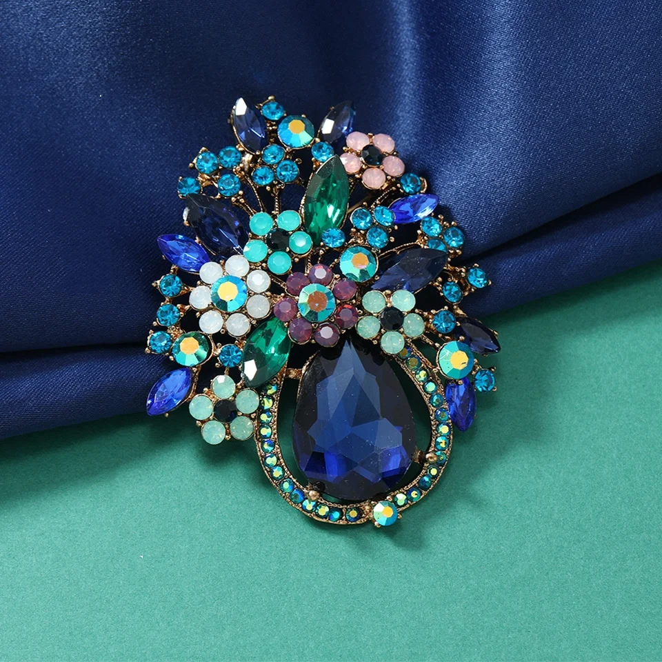 Luxus Frauen Männer Voller Kristall Exquisite Abzeichen Brosche Pin Mode Trendy Blume Schmuck Party Bankett Schnalle Pins