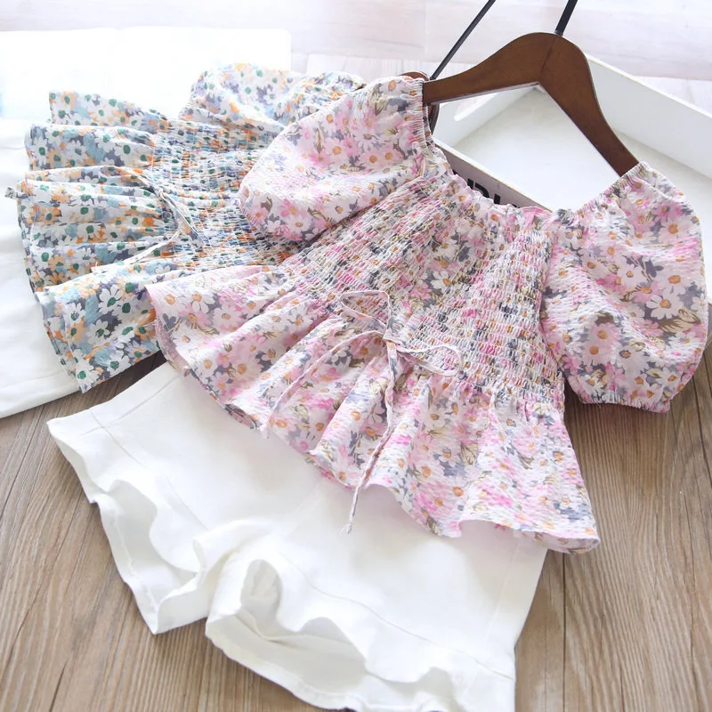 

Children's Clothing Summer New Girls' Suit Floral Top and Embroidered Shorts Two-Piece SuitWS