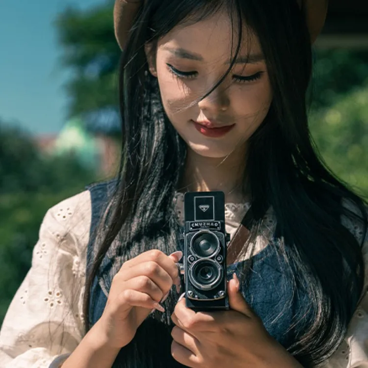 Dual-Purpose Graduation Season Video Gift: Hand-Cranked Science Camera for Exchange Students – Retro Birthday Gift