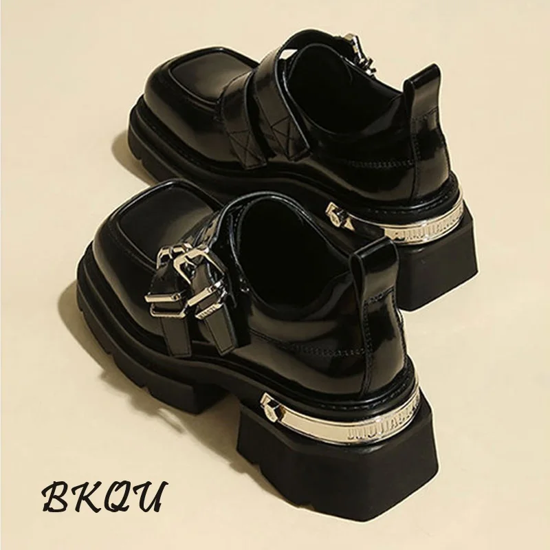 BKQU 2024, nowy trend Punk Loafers Square Head Lolita Double Button Sweet Cool Platform Shoes Metal Decoration pumps