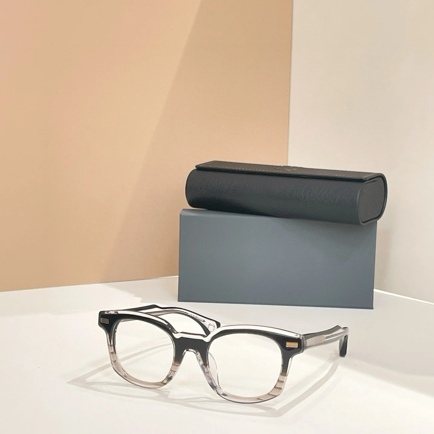 هايكوك-نظارات طبية للجنسين-الهندسة المعمارية والنحتية | بيلايت