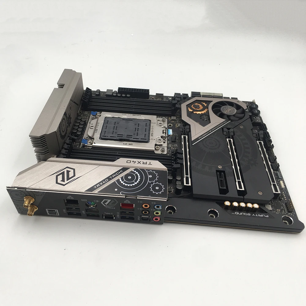 لوحة أم لسطح المكتب لـ ASROCK TRX40 TAICHI 8×DDR4 8+24 PIN ATX 256GB تدعم 3970X 3900X