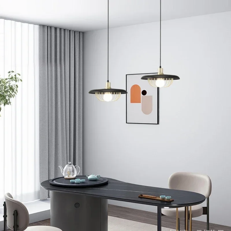 Lampe LED Suspendue en Bois de Styliste, Luminaire Décoratif d'Nik, Idéal pour une Cuisine, une Salle à Manger, un Restaurant ou un Bar, Livraison Gratuite