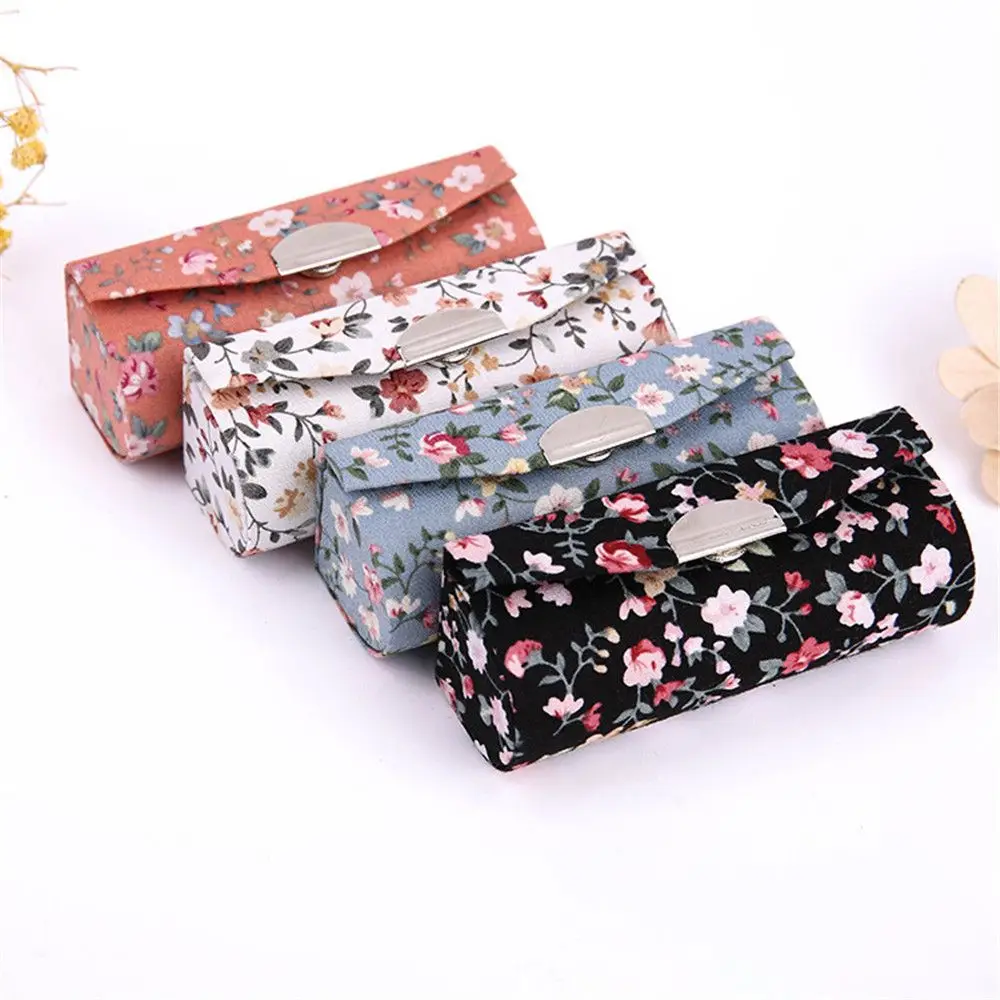 Hochwertiges Lippenstift-Etui mit Blumendesigns, Retro-gestickte Make-up-Aufbewahrung mit Mini-Spiegel, Damen-Schönheits-Lipgloss-Box