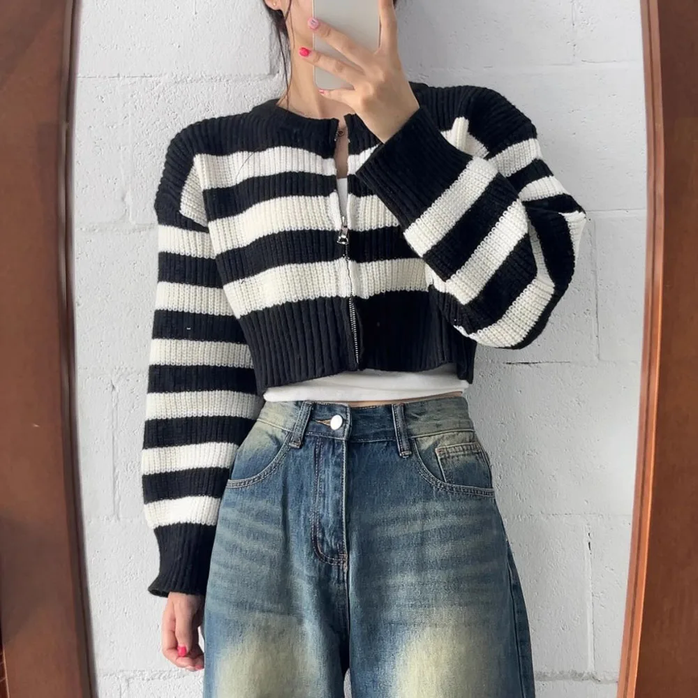 Women's Short Knitwear Sweater Cardigan For Women With Zipper Cold Blouse Tops Jumper Winer Coat Jacket Striped Korean Style