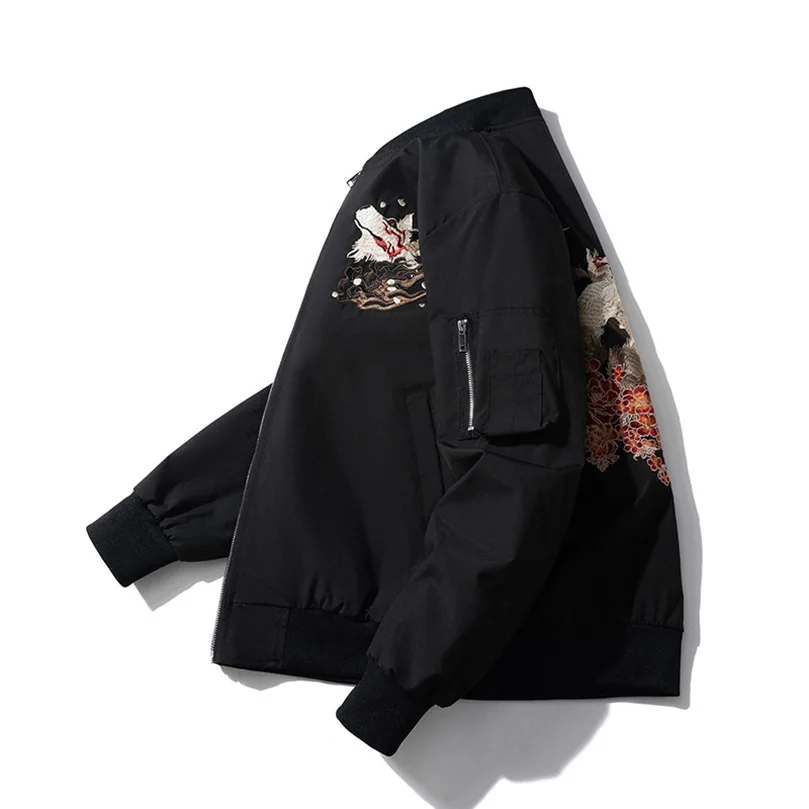 سترة هاراجوكو سوكاجان المطرزة للرجال بدلة طيران مبطنة بالبيسبول للنساء يابانية 2025 ربيع جديد Z1