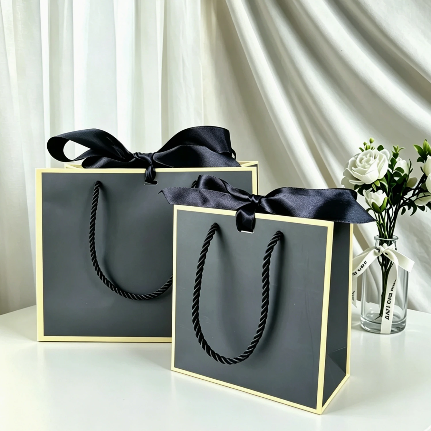 black white Kraft Paper Gift Bag For Jewel Gold Present Box For Pajamas Clothes Books Packaging Gold Handle Box Bags for packing