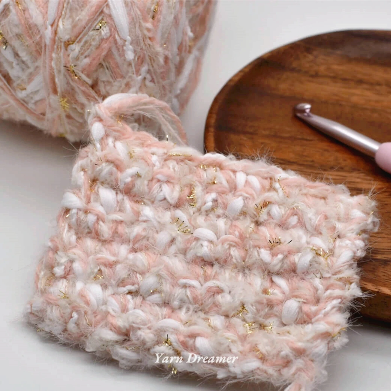 

Noble Pink Sparkle Glitter Yarn for Crochet Bag Lurex Golden Shimmering Hand-mixed Chunky Crochet Yarn for Tweed Knitting Yarns