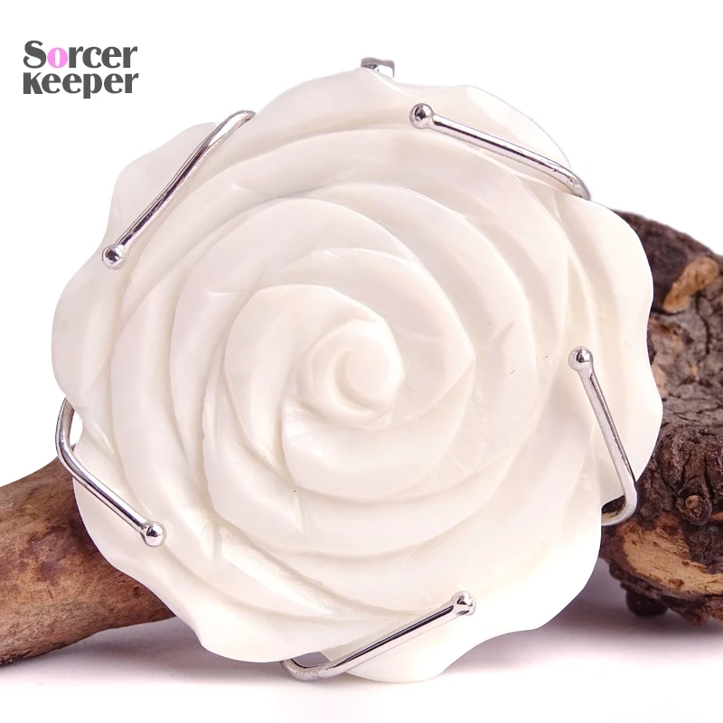 

Collares New Natural Mother of Pearl Shell Hand-carved Flower Chain Necklace Pendants Vintage Bijoux Women Jewelry SKA39