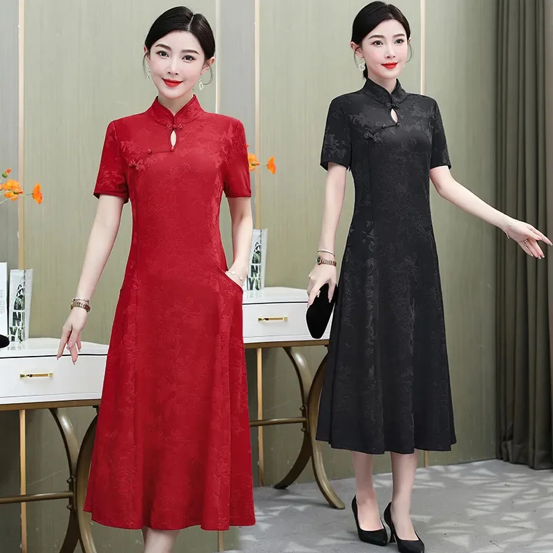 

Summer New Mom Stand Up Collar Lmproved Cheongsam Dress With No Slit And knee Length Slim Fit And Slimming Skirt