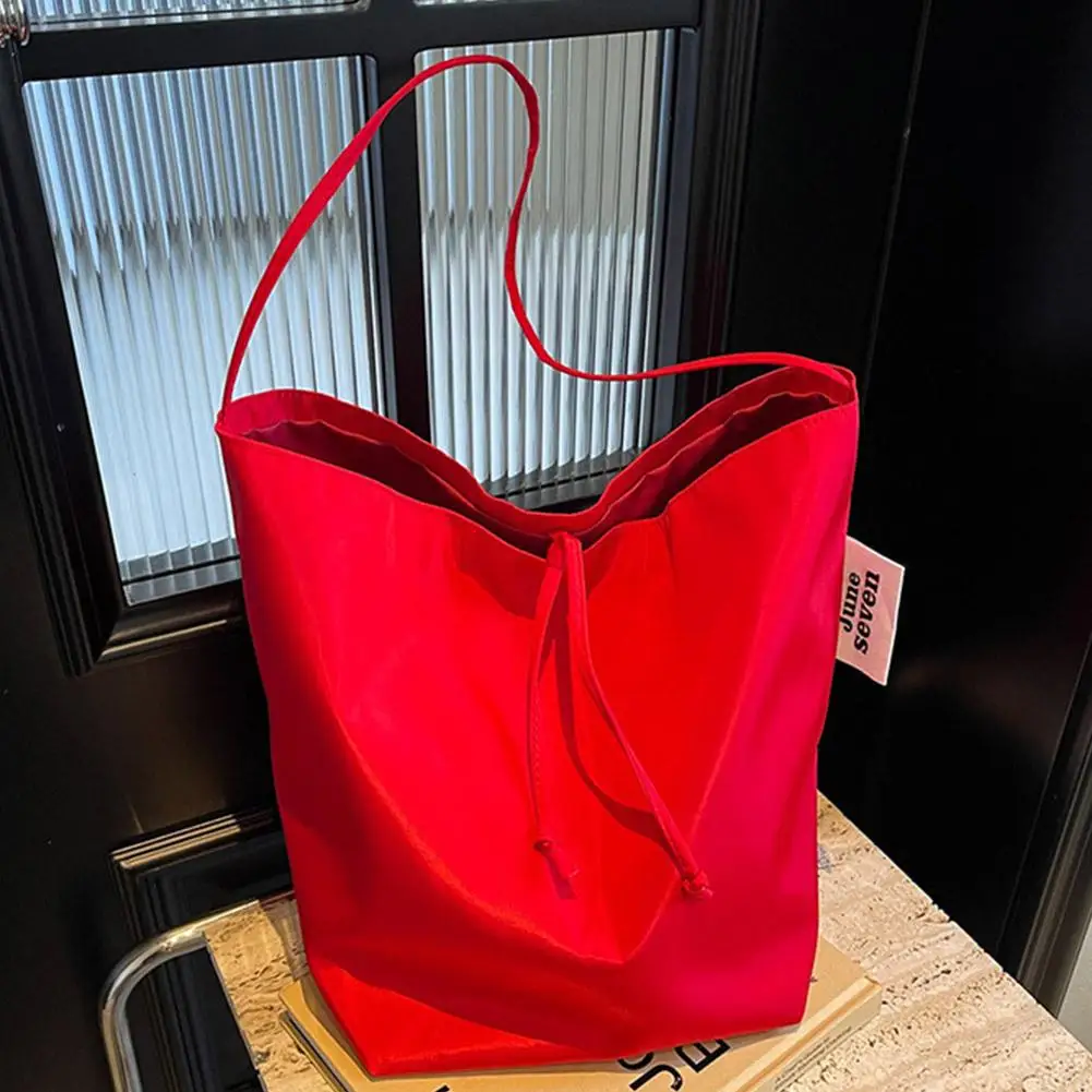 Neu eingetroffene große Nylon-Umhängetasche für Damen, minimalistischer, lässiger Stil, Vintage-Einkaufstasche mit Kordelzug und Schnalle – Detail 28