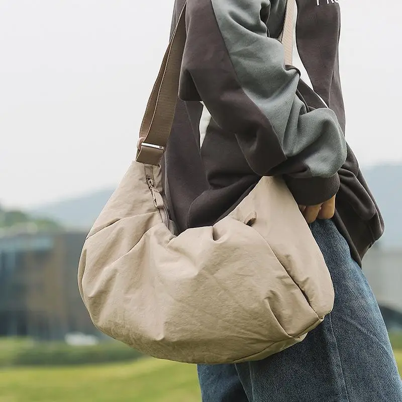 

AS954 fashion shoulder messenger bag foreign style men's solid color leisure travel bag tote bag