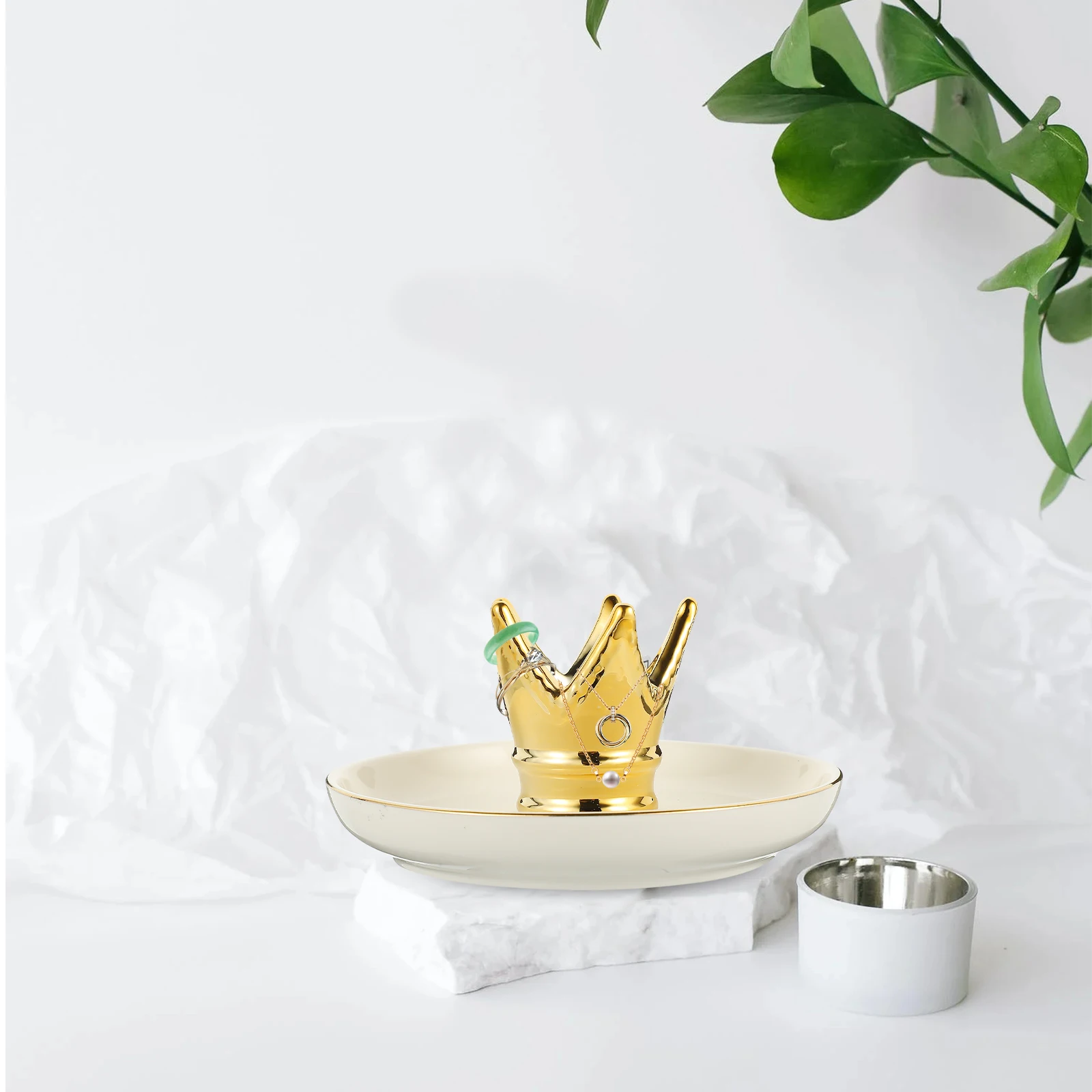 

Тарелка для хранения ювелирных изделий, керамическая тарелка для колец, дизайн с короной, держатель для сережек для комода, туалетный столик, раковина, верхний лоток-органайзер для мелких предметов