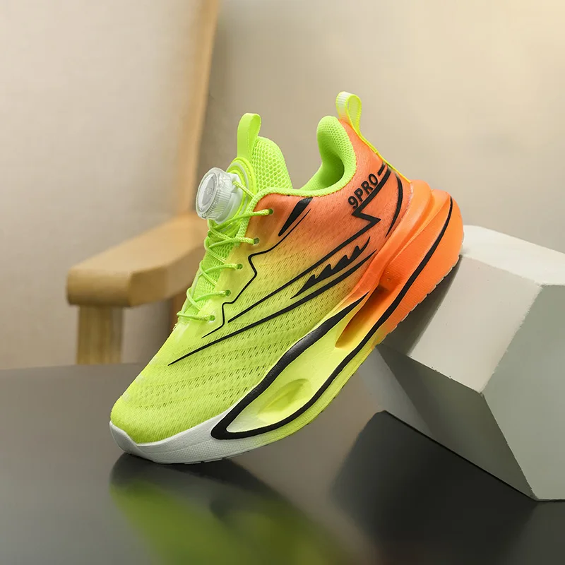 A pair of children's four-season leather football shoes with stud detailing, wear-resistant football shoes,sizes 34-45，MZ-6555-1