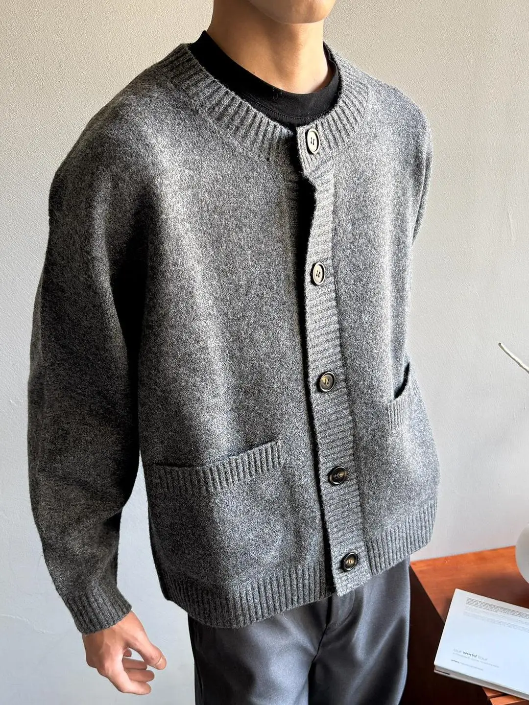 

American Retro Open Cardigan Sweater Men's Loose Lazy Sle High-End Knitted irt Cleanfit Jaet Autumn Winter Polyester Fiber