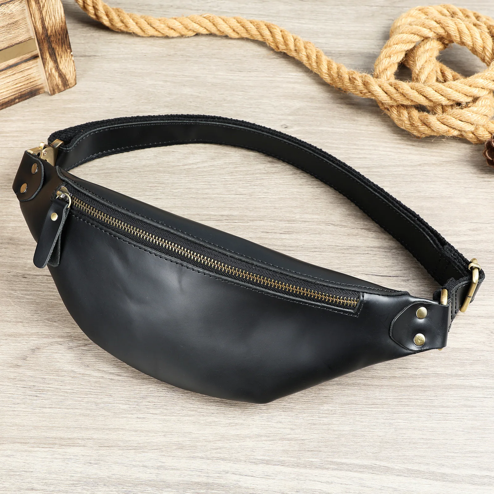 Retro Casual Genuine Leather Chest Pack Waist Bag For Men Outdoor Sports Crossbody Bag Waist Bag Fanny Pack Belt Pouch For Male