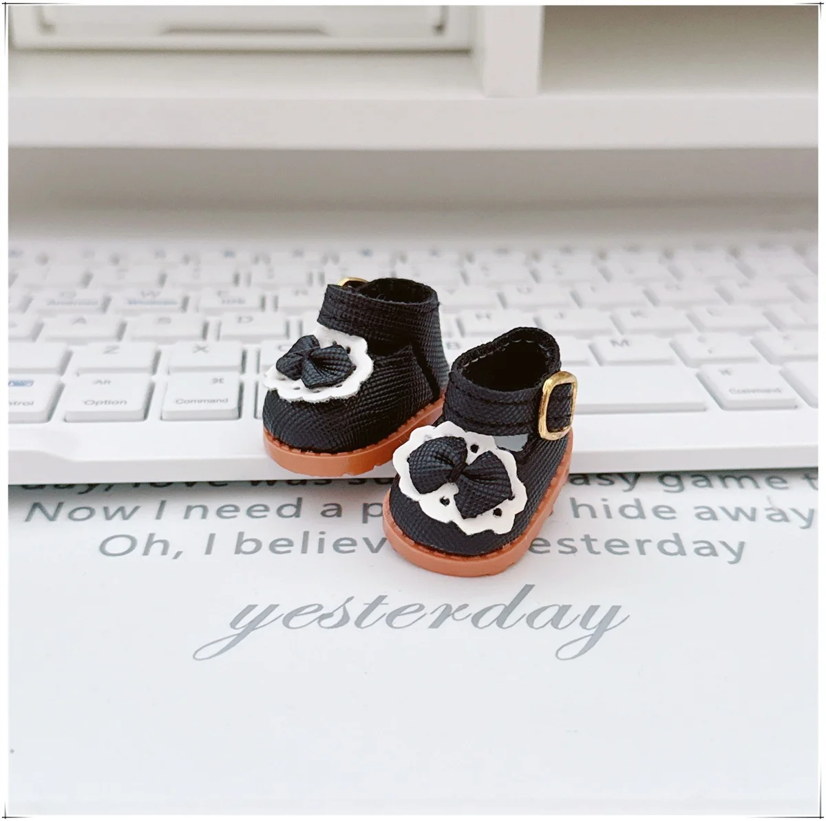 

Для 17 см кукольная обувь Labubu, мини-бувь из искусственной кожи, милая конфетная кожа, 4 см, кукольная обувь для V1 V2 LABUBU, аксессуары для игрушек, обувь