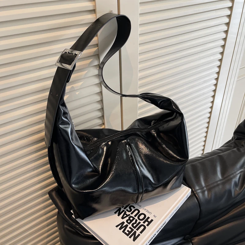 حقائب كتف واحدة للسفر فضية غير رسمية للنساء سعة كبيرة حقائب يد ناعمة من البولي يوريثان للخريف والشتاء حقيبة كروس متعددة الاستخدامات حقائب يد نسائية #6