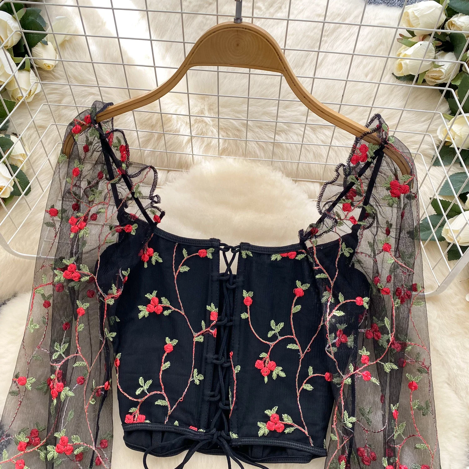 프랑스 스타일 복고풍 자수 스퀘어 칼라 셔츠 여성 패션 메쉬 접합 긴 소매 크롭 탑 섹시 슬림 붕대 블라우스