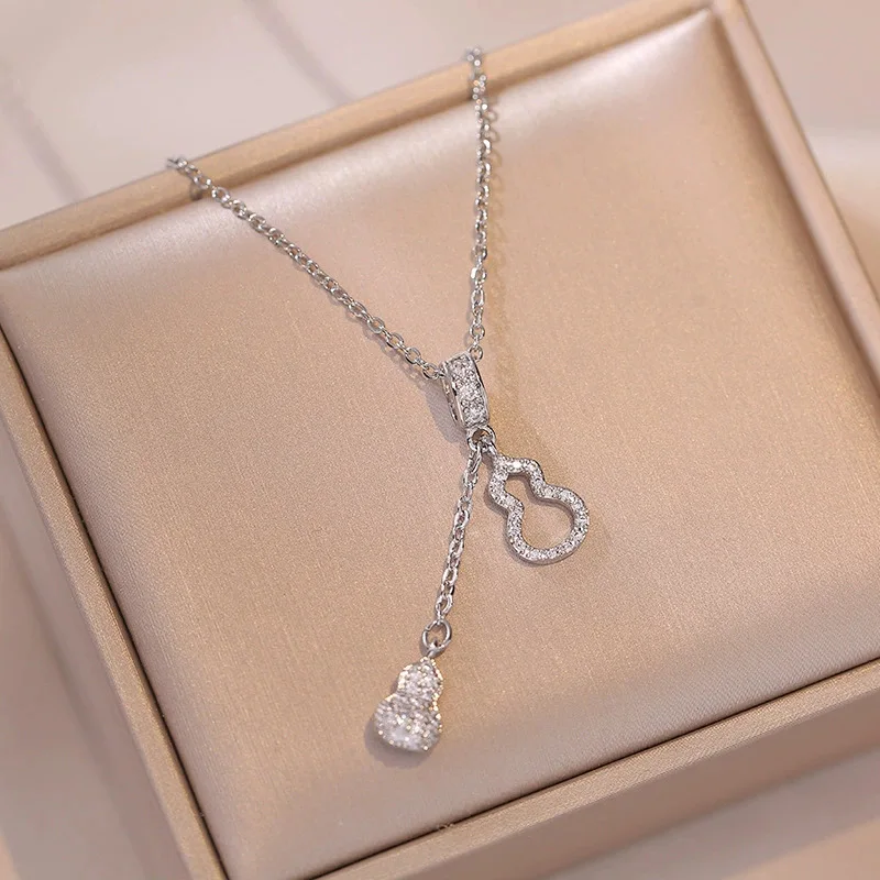 جديد صافي شرابة حمراء مزاجه القرع التيتانيوم الصلب قلادة الإناث الملحقات المتخصصة سلسلة الترقوة الموضة الجديدة