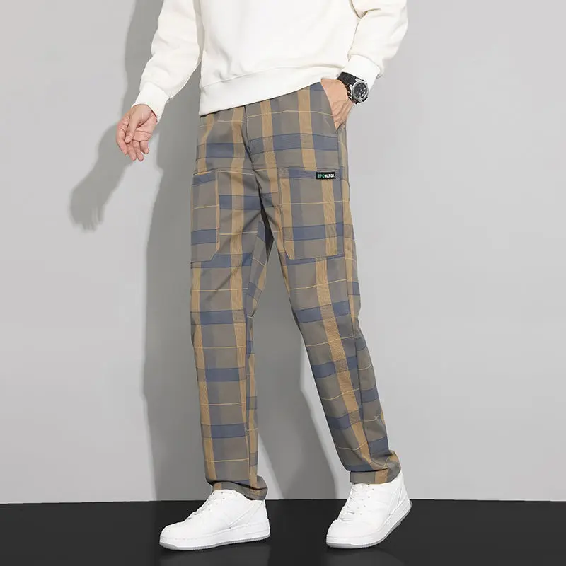 2025 New Plaid Harem Pantaloni casual versatili Pantaloni dritti a sei tasche da uomo Autunno e inverno Pantaloni cargo spessi di grandi dimensioni