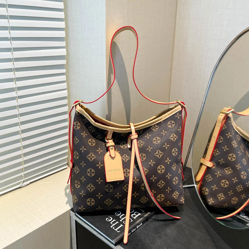 

Vintage Fashionable Letter Logo Tote Bag Large Capacity Elegant Leather Commuter For Women Spacious