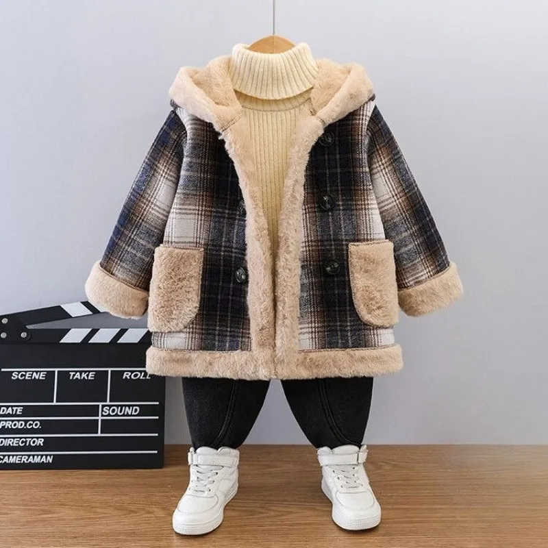 2025 New Boys' Autumn Winter Wool Coat Fleece Lined Checkered Mid Length Trendy Coat for Kids Warmth Stylish Design