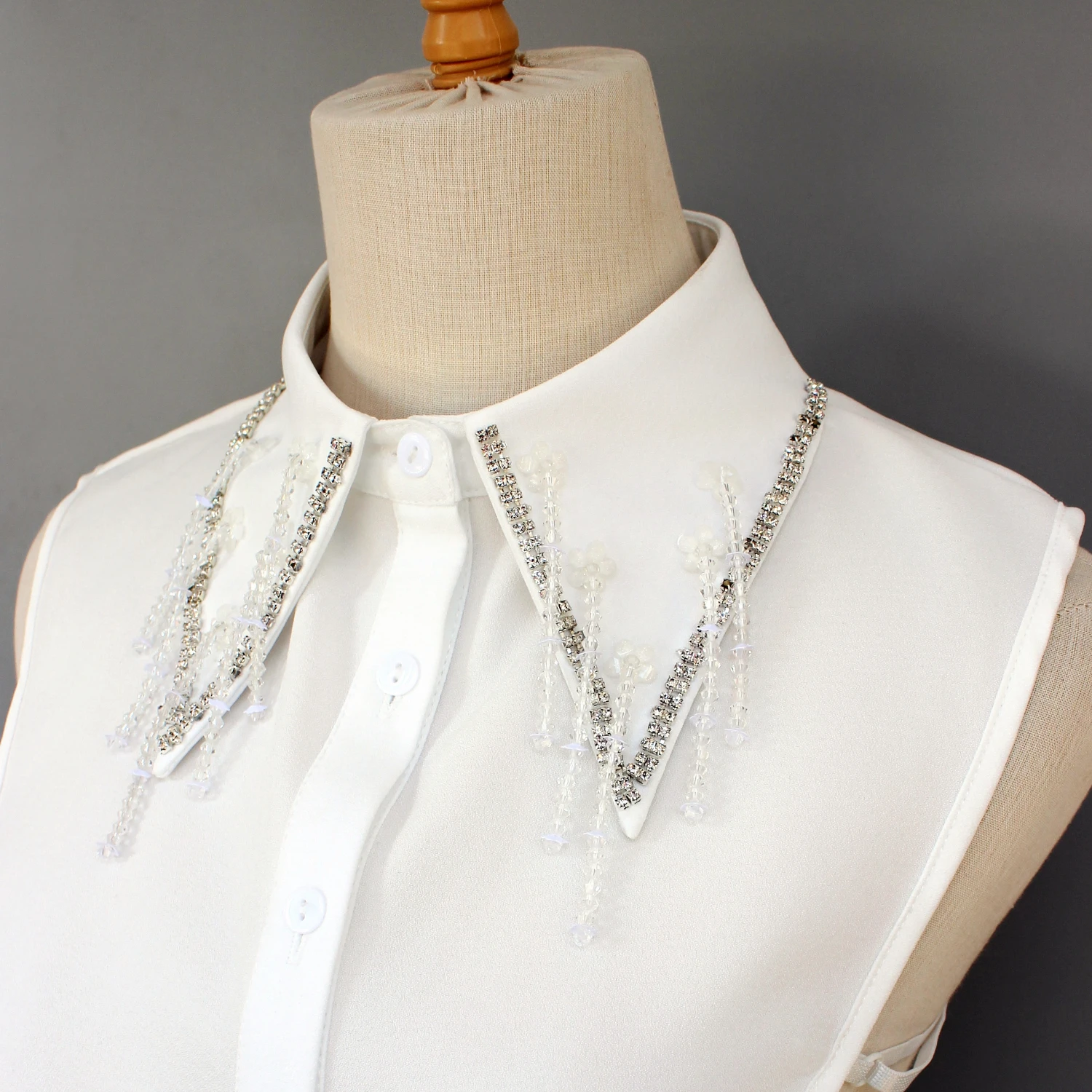 قطعة واحدة من نسخة فاخرة ذات ياقة كاذبة مطرزة يدويًا بالكامل، زخرفة ياقة نسائية مع زخرفة شرابة وفيونكة،