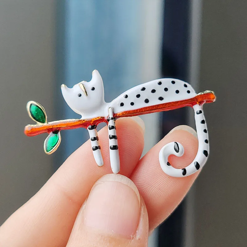 Mode Schattige Luie Vlek Kat Broches Voor Vrouwen Unisex Legering Druppel Olie Cartoon Kitten Dier Broche Badge Rugzak Spelden Vriend Cadeau