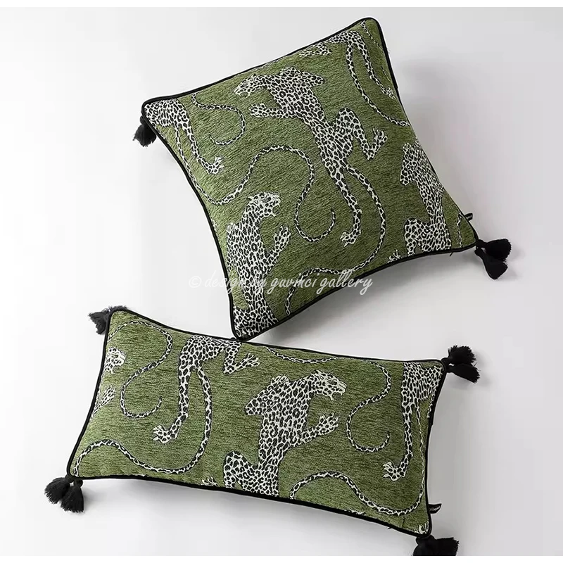 GUVINCI Wild Luxury Leopard Jacquard Lumbar Pillowcase 30x60cm Retro Green Designer Oblong Cushion Cover Elevate Your Home Decor