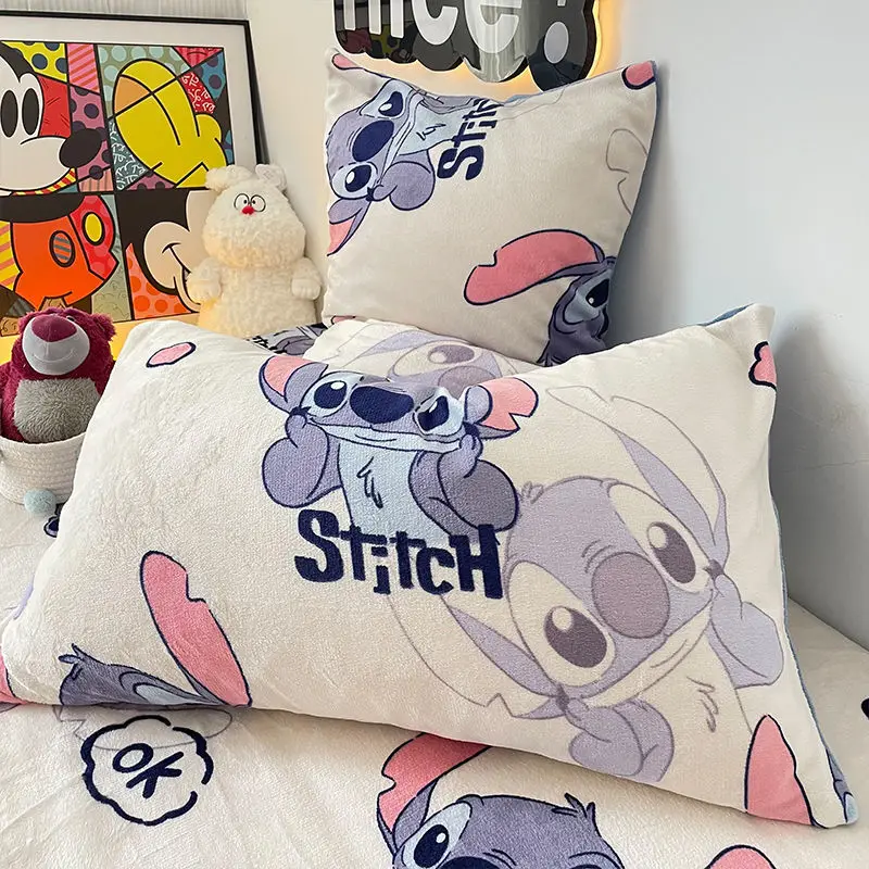 Federa in velluto corallo Cartoon Winnie The Pooh, accessori per la casa con motivo a punto anime Kawaii, regalo per federa morbida e spessa