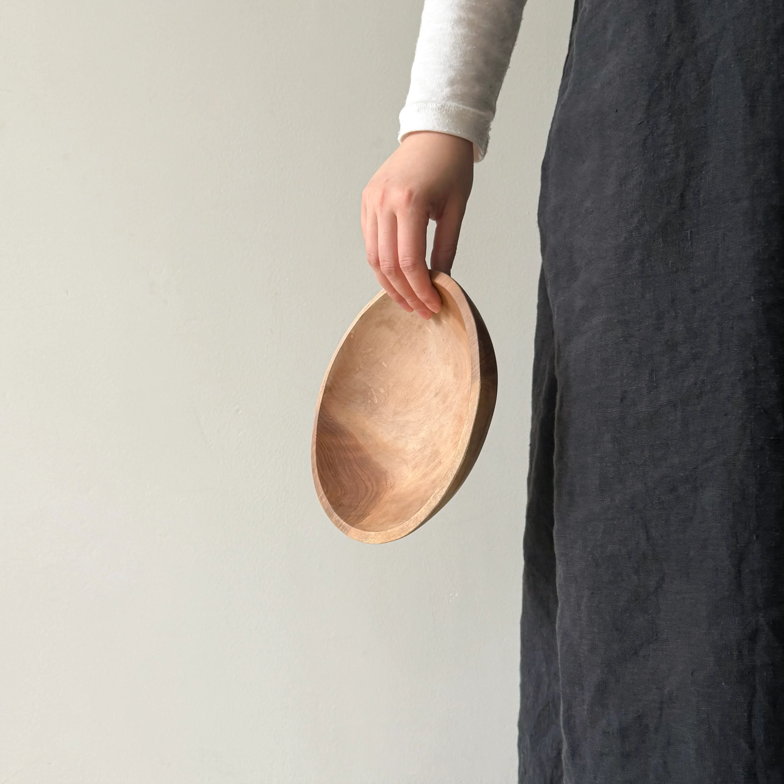 Medieval Solid Wood Round Small Tray Imported Wooden Small Fruit Dish High-grade Dried Fruit Storage Wooden Jewelry Tray