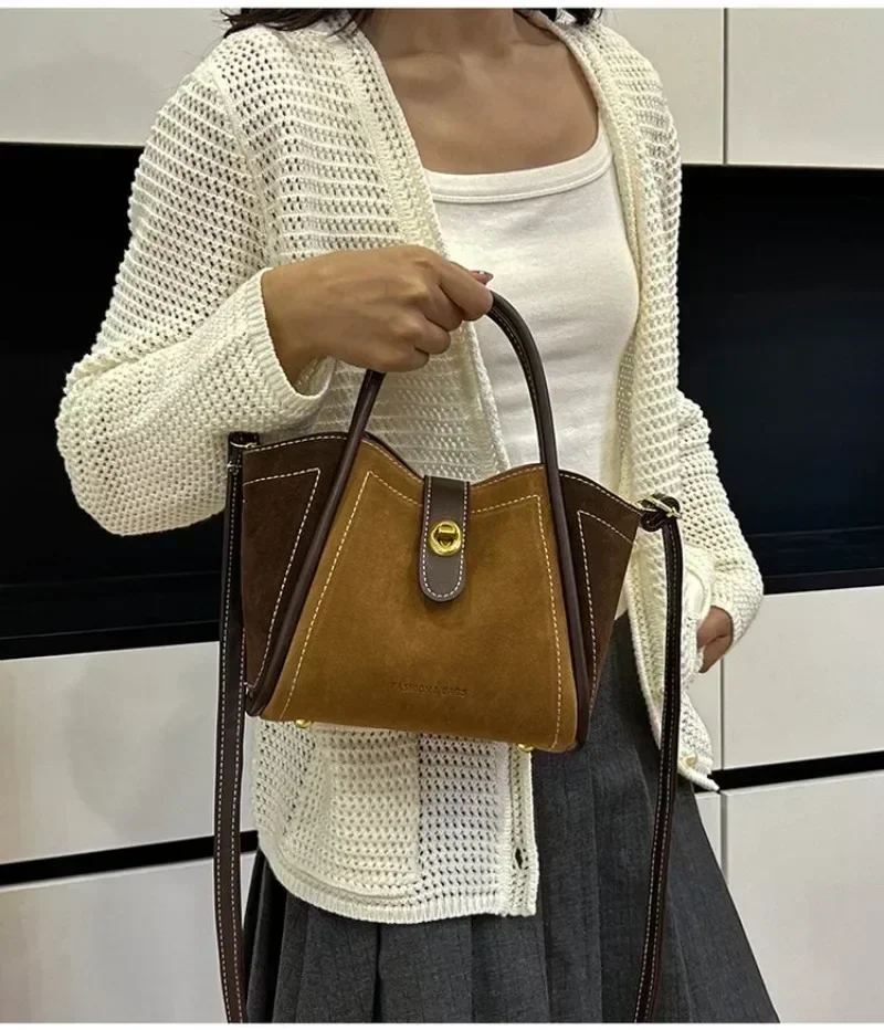 

Fashionable Vintage Diaper Bag: Elegant Crossbody Messenger Bag For Women With Luxury Designer Logo And Large Tote Space