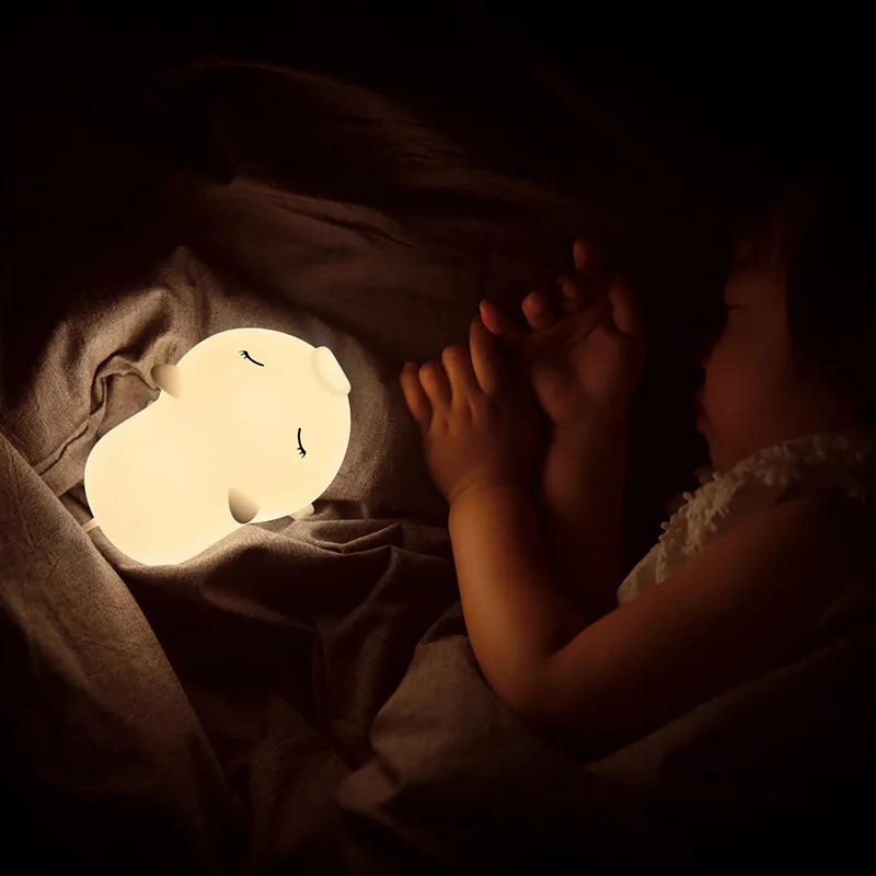 Luce notturna di maiale del fumetto Luce notturna creativa in silicone USB a sette colori Regalo per bambini Camera da letto Comodino Asilo nido Luci con sensore di luce