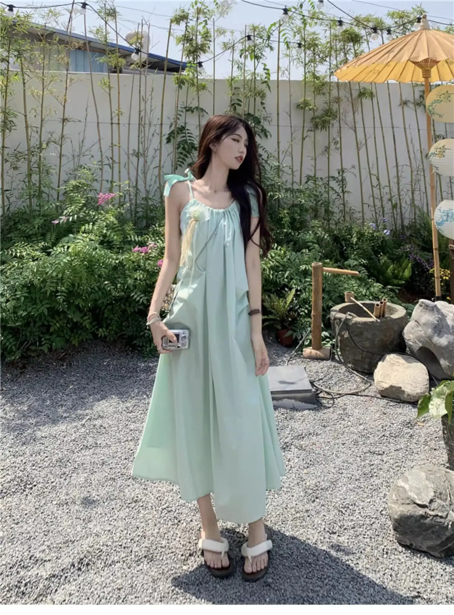 Kleider Ärmelloses Damenkleid Frau Elegant Sommer Rayon Maxi Spaghettiträger Ausgehöhlte Schlitze Gebunden Resort Urlaub Strand Einfach