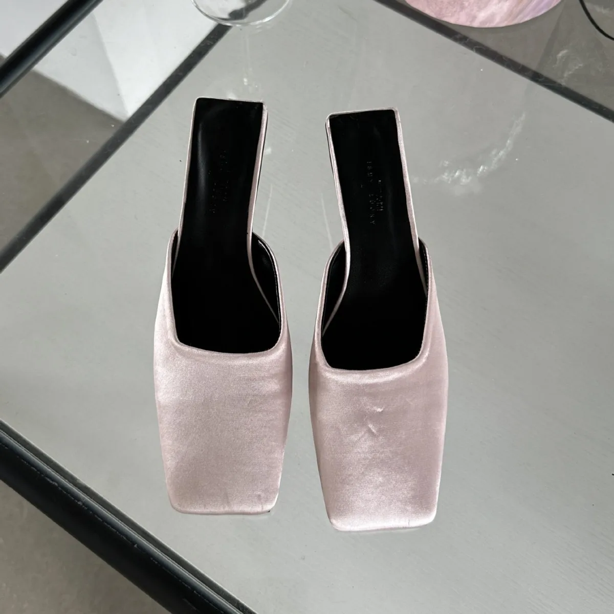 

2024 NEW Versatile Black Square Toe Slim Heel Women's Shoes, Fashionable Fitting for Slim Feet, Wearing Sandals On The Outside