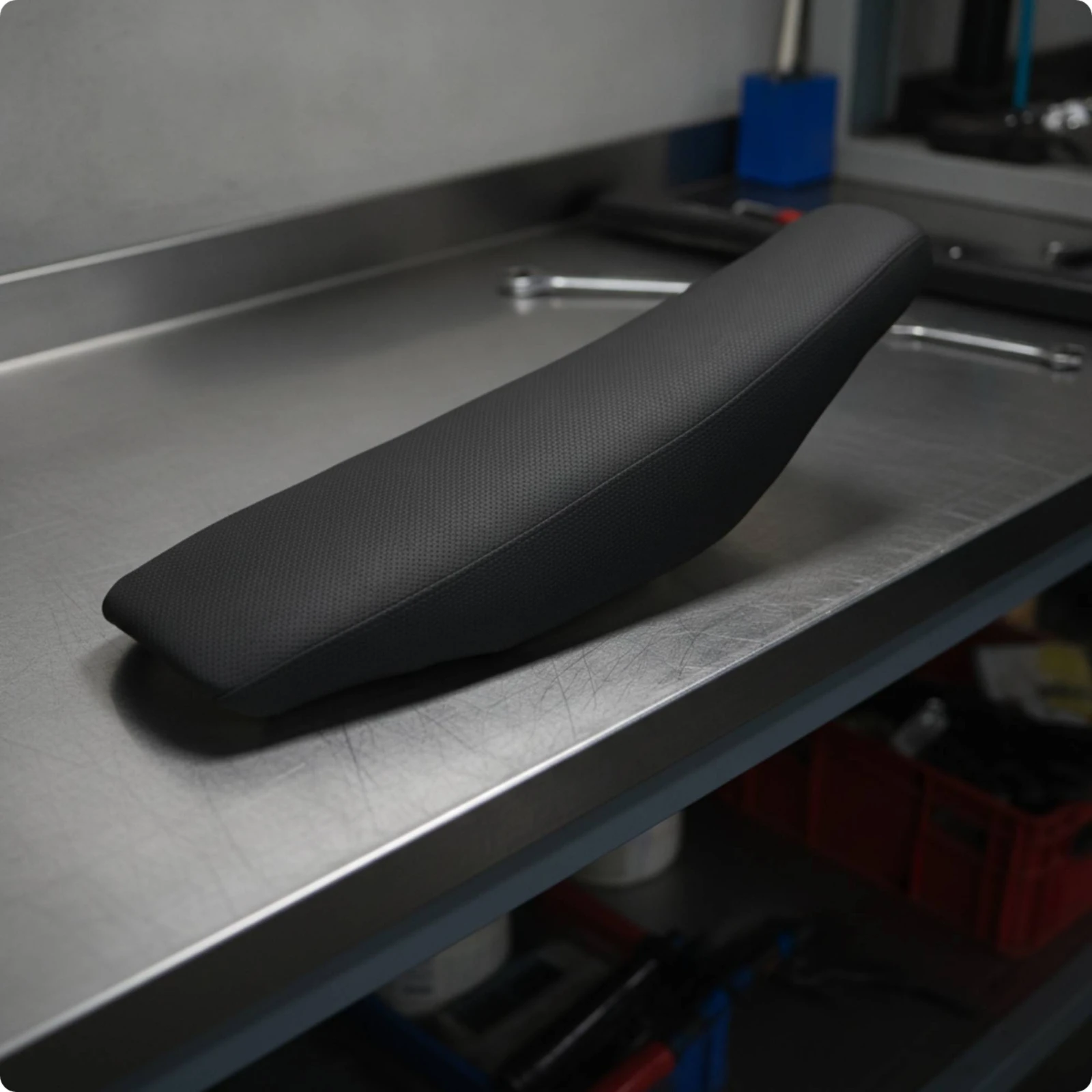 Off-Road Motorcycle Seat Grippy Motorcycle Seat Assembly Part Supportive Wear-Resistant for Riders, Garage Repairs