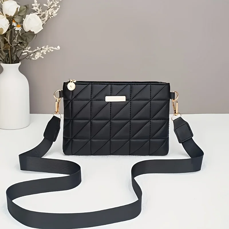 

[Fashionable Bag] 2025 New Fashionable Striped Bag | Multifunctional Crossbody/Handbag with Delicate Hardware Accessories