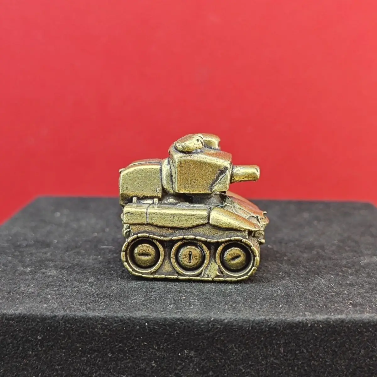 ​​Antique Brass Main Battle Tank Model - Metal Armor Vehicle with Moving Turret, Collectible for Desk Decor Metal Handicrafts