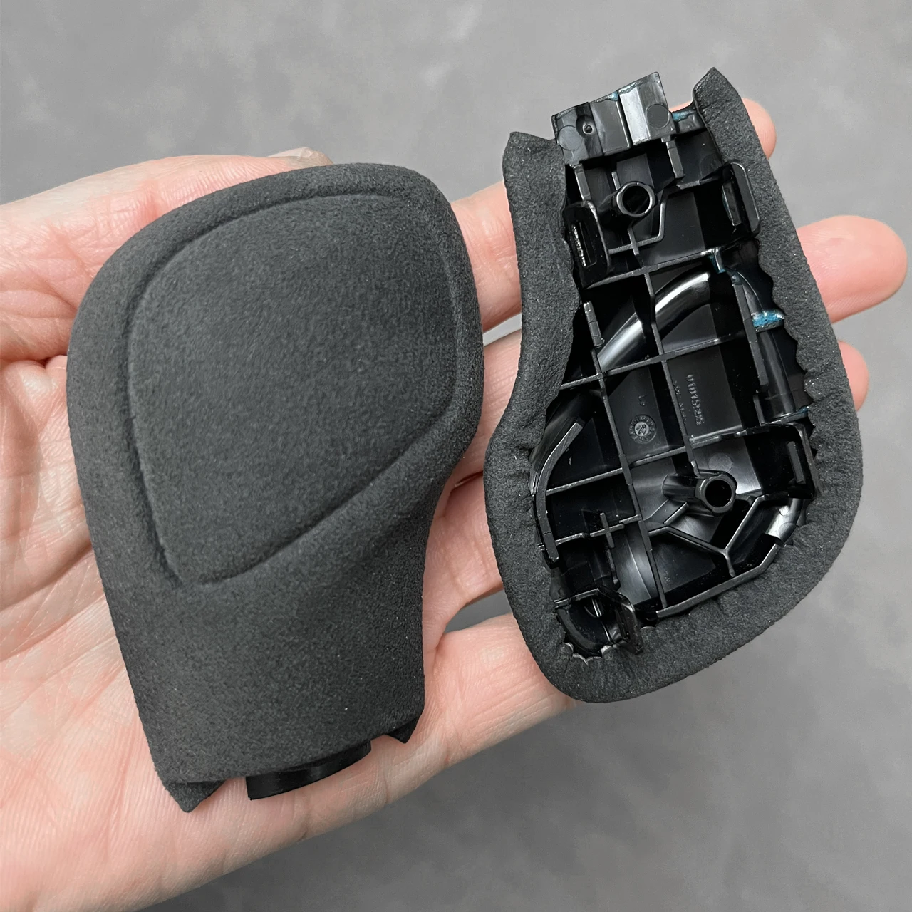 Schaltknauf-Seitenabdeckung aus Wildleder mit Matt-DSG für VW Golf 6 7 R G TI Passat B7 B8 CC R20 Jetta MK6 GLI – Detail 3