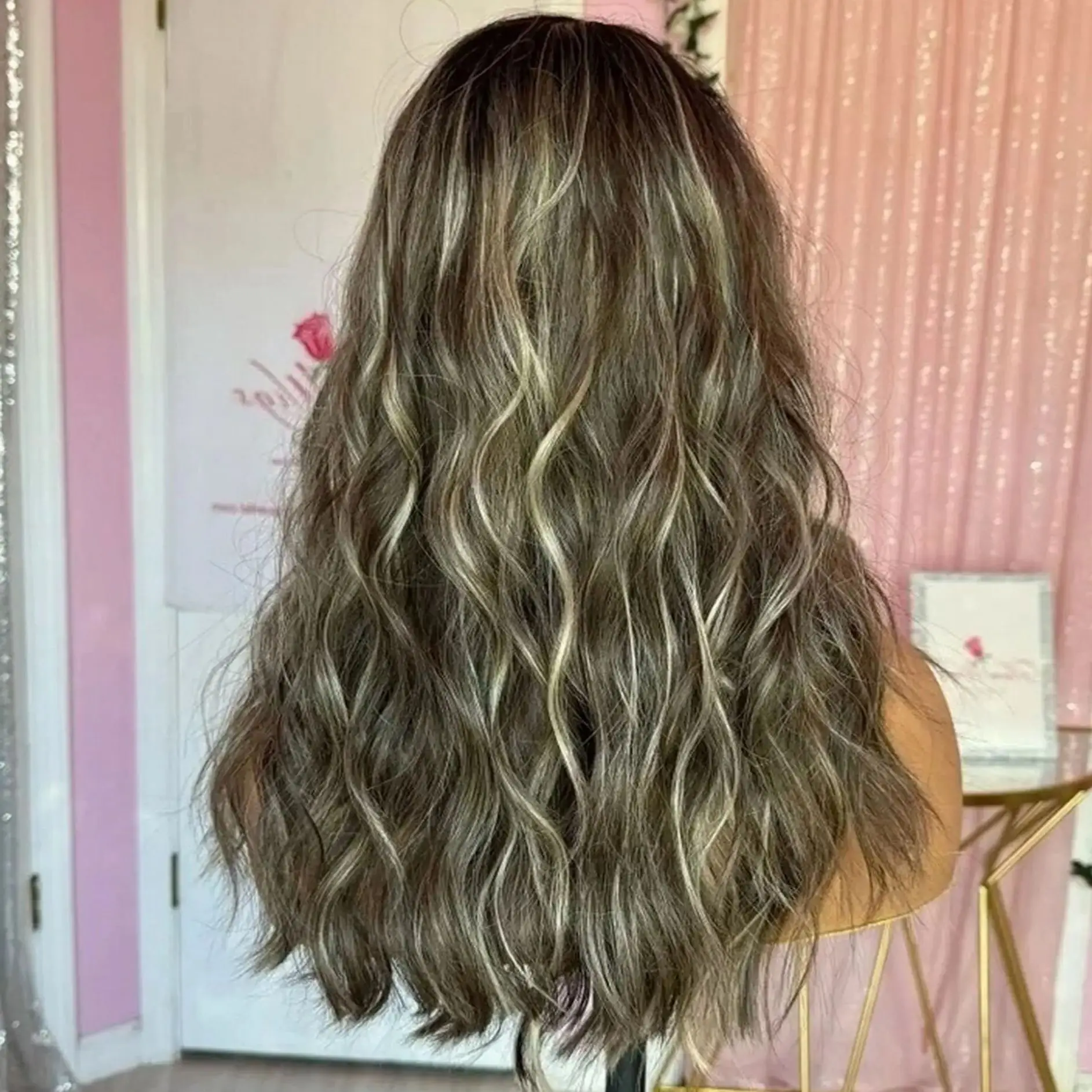 

Ombre Caramel Brown Body Wave Synthetic Lace Front Wig Realistic Hairline For Women Fast Shipping Wig 18 Inches High Density