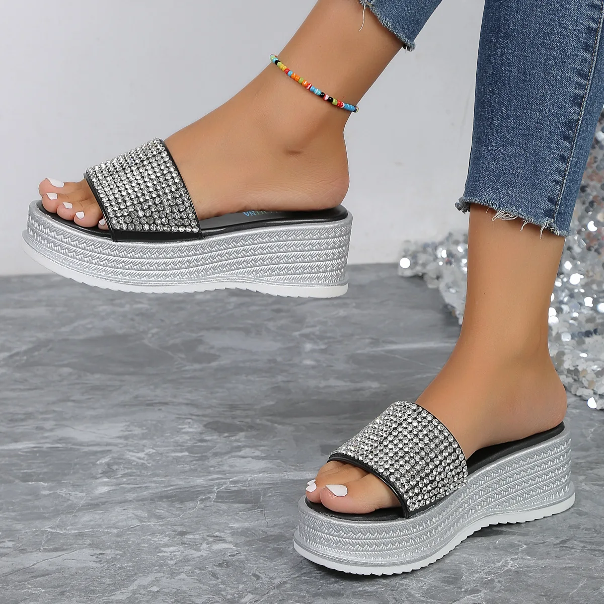 Rhinestone Slippers Women Summer Shoes Ladies Fashion Beach Shoes Designer Slides Woman Casual Comfortable Flip Flops Platform